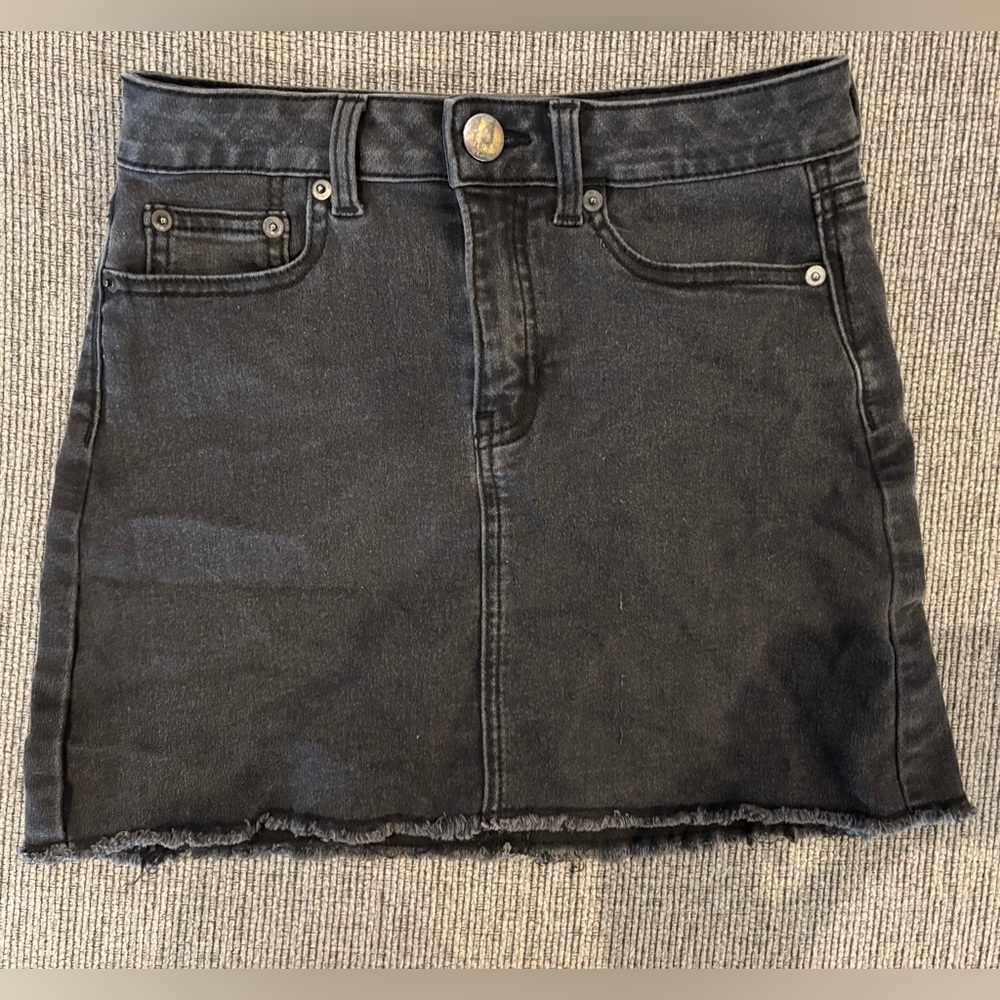 Cute plain black skirt